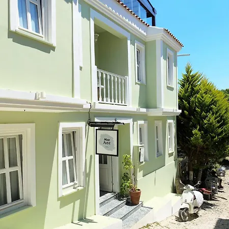 Hotel Mon Petit *